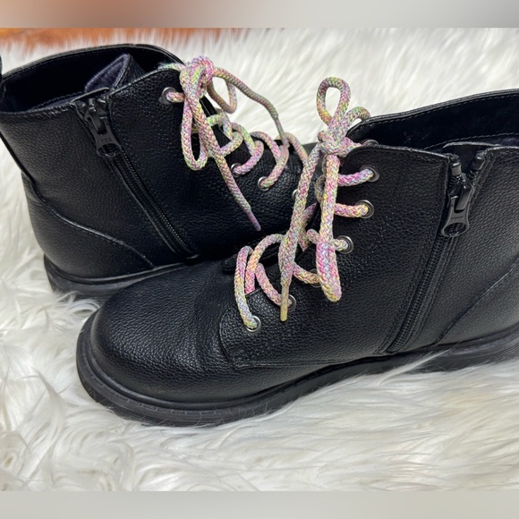 Cat & Jack black boot, size 3 - Picture 7 of 9